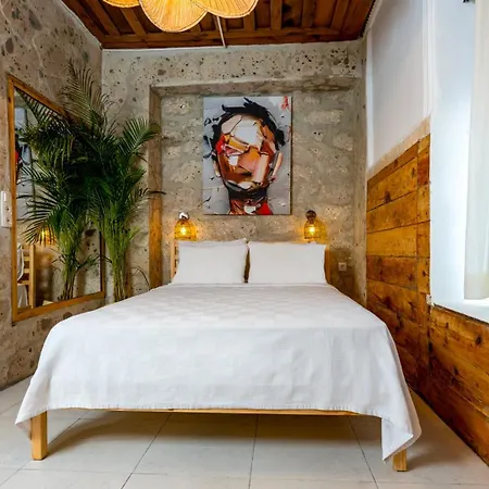 Hotel Woodstock 2*