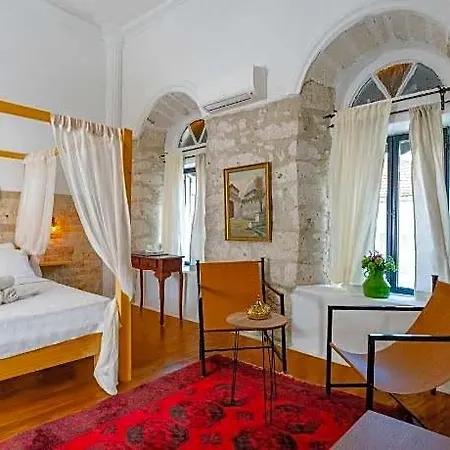 Woodstock Hotel 2*