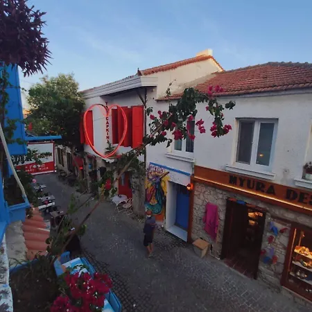 Woodstock 2* Alaçatı