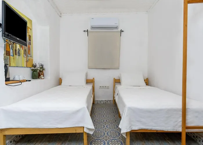 Woodstock Hotel 2*