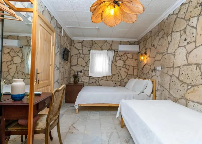 Woodstock Hotel 2*